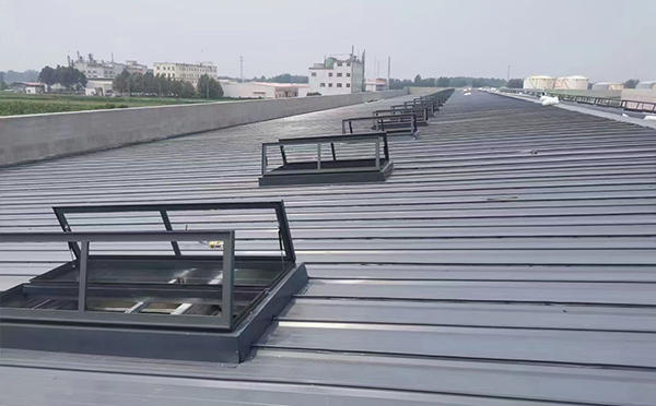 某中学室内体育馆同心排烟窗改造项目