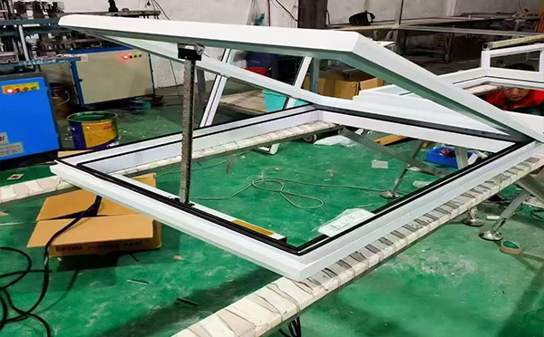 某地下车库出入口同心排烟窗配置工程