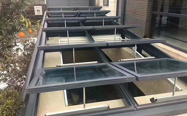 某轨道交通车辆维修车间同心排烟窗应用