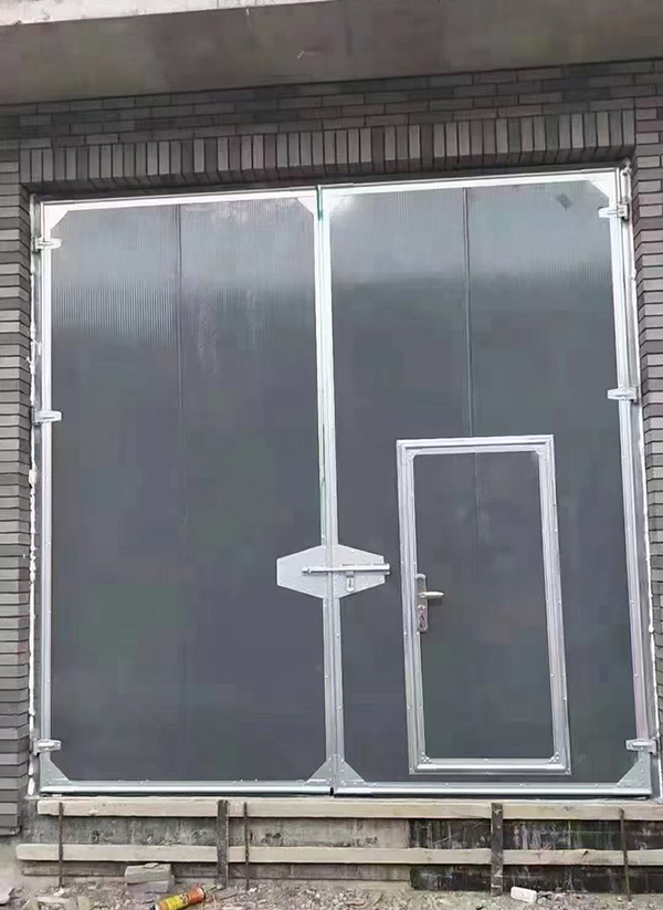 同心工业平开门在大型设备制造车间的应用实例