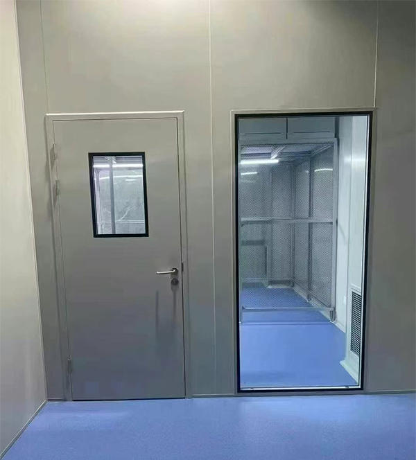 学校教学楼完成同心防火门标准化安装